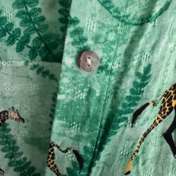 Jane + Delancey - Giraffe Print Long Button-Down Tunic in Green - Picture 4 of 9